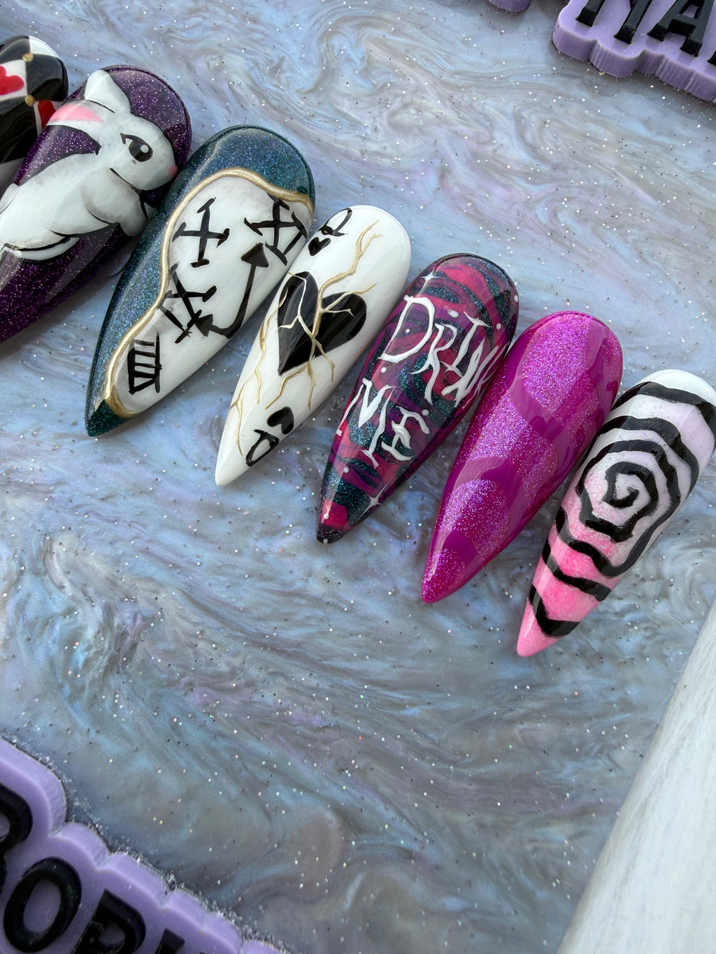 Down The Wonder Land Press On Nails *PLEASE READ FULL DESCRIPTION*