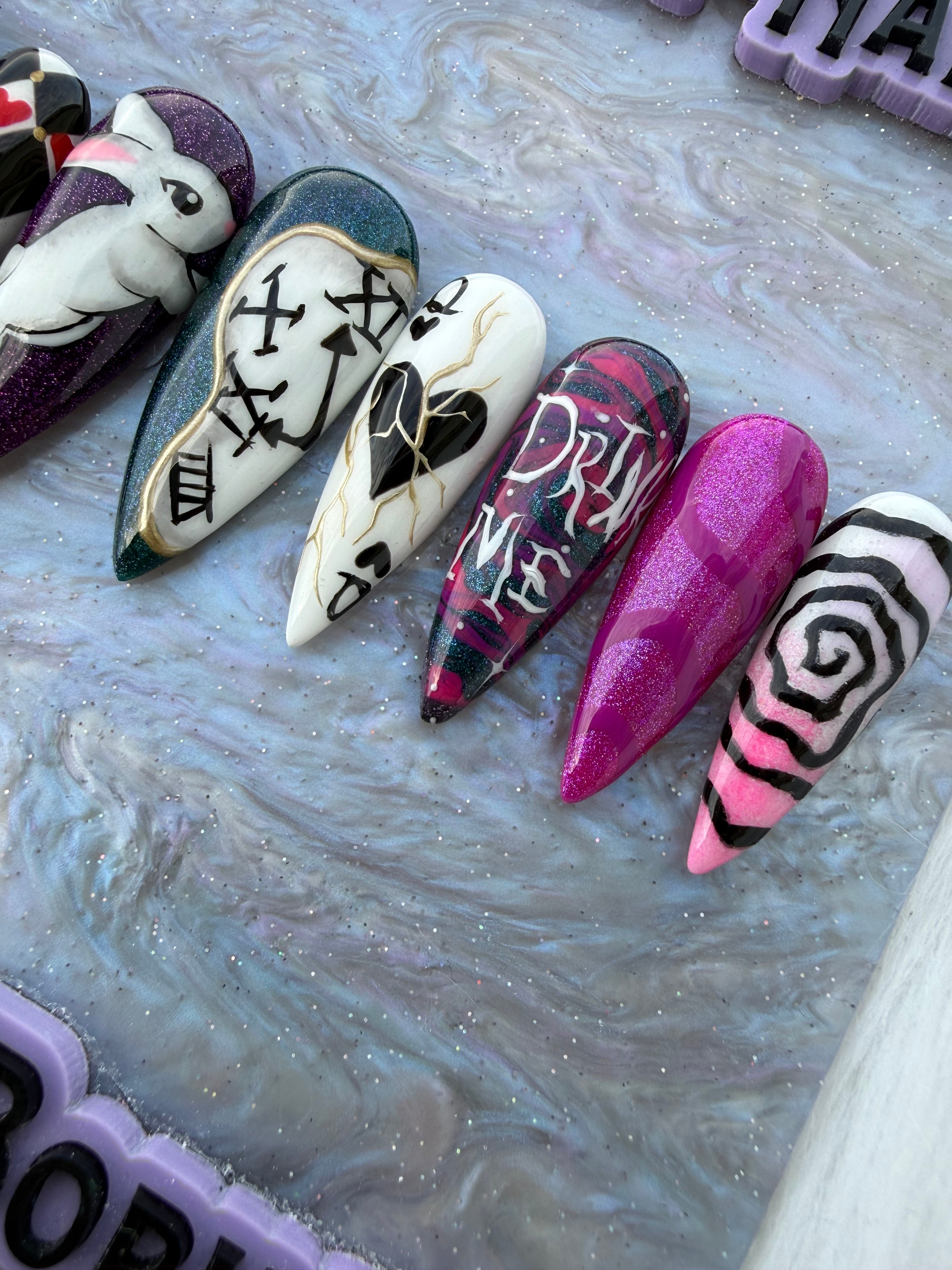 Down The Wonder Land Press On Nails *PLEASE READ FULL DESCRIPTION*